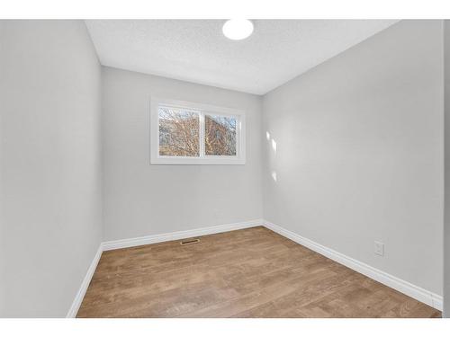 18-175 Manora Place Ne, Calgary, AB - Indoor Photo Showing Other Room