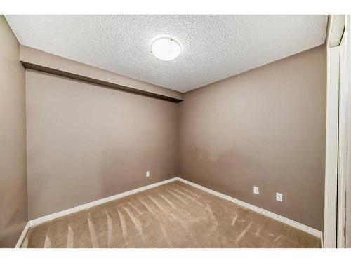 3109-115 Prestwick Villas Se, Calgary, AB - Indoor Photo Showing Other Room