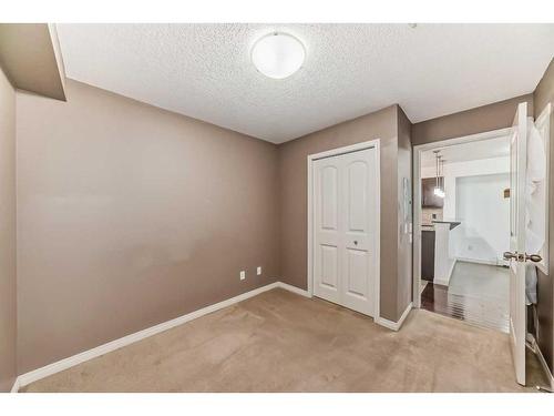 3109-115 Prestwick Villas Se, Calgary, AB - Indoor Photo Showing Other Room