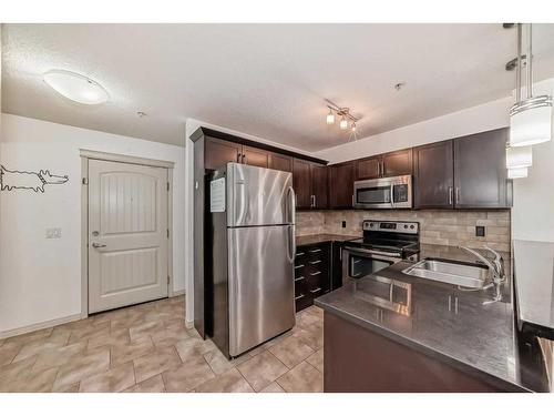 3109-115 Prestwick Villas Se, Calgary, AB - Indoor Photo Showing Kitchen