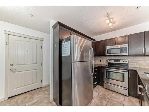 3109-115 Prestwick Villas Se, Calgary, AB - Indoor Photo Showing Kitchen