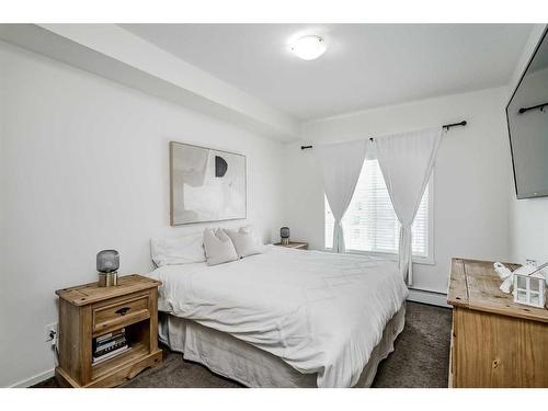 4417-99 Copperstone Park Se, Calgary, AB - Indoor Photo Showing Bedroom