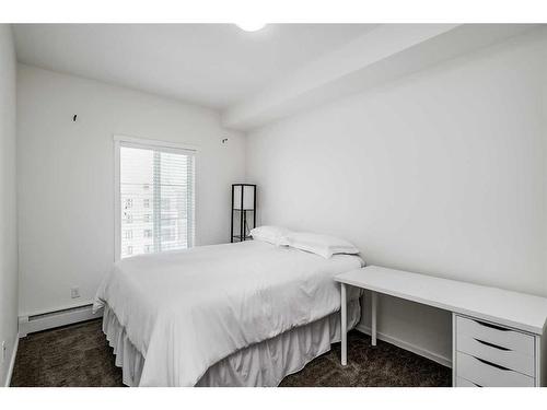 4417-99 Copperstone Park Se, Calgary, AB - Indoor Photo Showing Bedroom