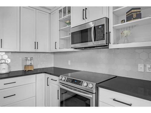 16 Cornerbrook Way Ne, Calgary, AB - Indoor Photo Showing Kitchen