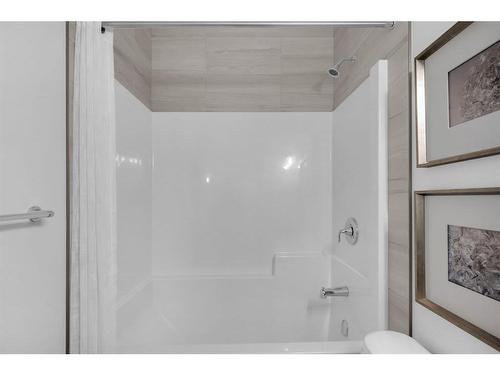 16 Cornerbrook Way Ne, Calgary, AB - Indoor Photo Showing Bathroom