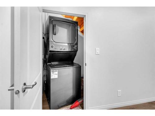 16 Cornerbrook Way Ne, Calgary, AB - Indoor Photo Showing Laundry Room