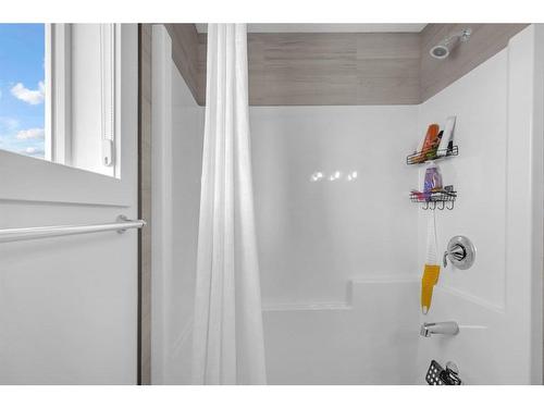 16 Cornerbrook Way Ne, Calgary, AB - Indoor Photo Showing Bathroom