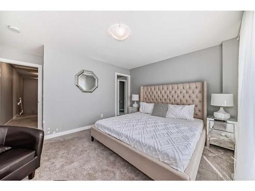 1-1714 Kensington Road Nw, Calgary, AB - Indoor Photo Showing Bedroom