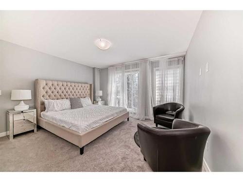 1-1714 Kensington Road Nw, Calgary, AB - Indoor Photo Showing Bedroom