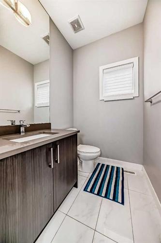 1-1714 Kensington Road Nw, Calgary, AB - Indoor Photo Showing Bathroom