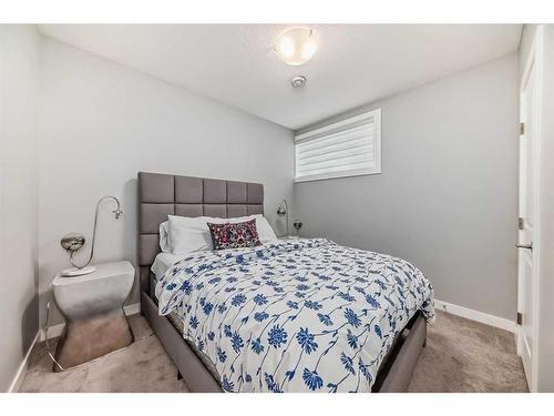 1-1714 Kensington Road Nw, Calgary, AB - Indoor Photo Showing Bedroom