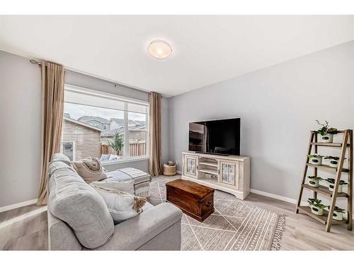 148 Dawson Drive, Chestermere, AB - Indoor Photo Showing Living Room