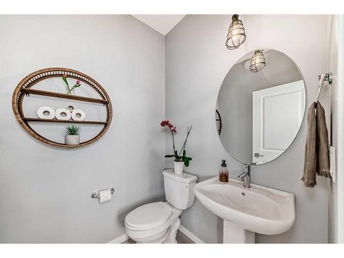 148 Dawson Drive, Chestermere, AB - Indoor Photo Showing Bathroom