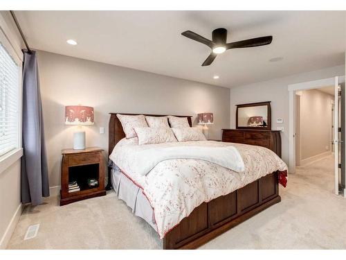 1937 47 Avenue Sw, Calgary, AB - Indoor Photo Showing Bedroom