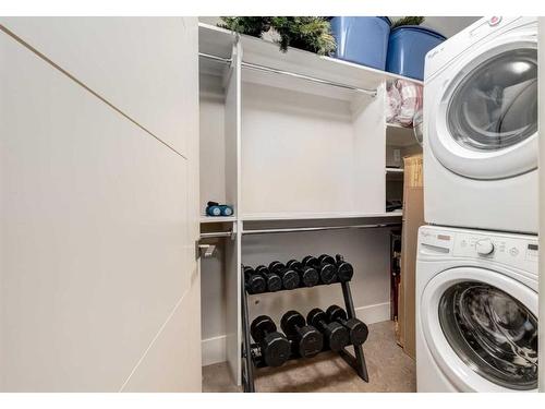 1937 47 Avenue Sw, Calgary, AB - Indoor Photo Showing Laundry Room