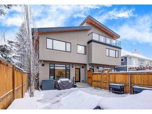 1937 47 Avenue Sw, Calgary, AB - Outdoor