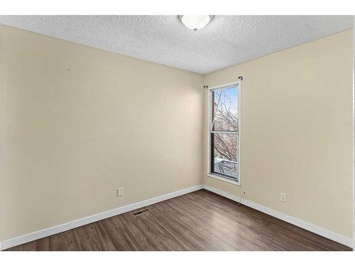 412 Templeside Circle Ne, Calgary, AB - Indoor Photo Showing Other Room