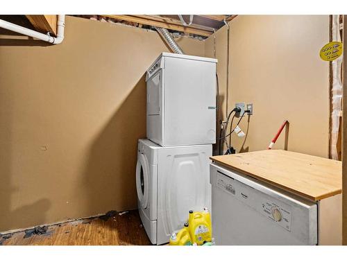 412 Templeside Circle Ne, Calgary, AB - Indoor Photo Showing Laundry Room