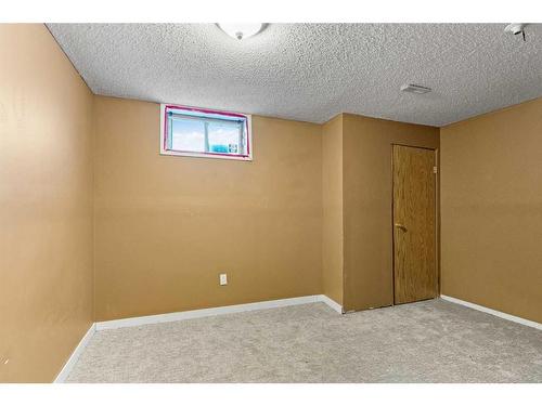 412 Templeside Circle Ne, Calgary, AB - Indoor Photo Showing Other Room