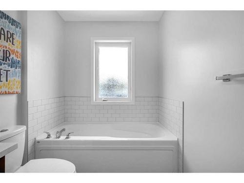 260 Copperstone Gardens Se, Calgary, AB - Indoor Photo Showing Bathroom