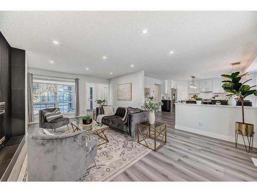 14333 Evergreen Street Sw, Calgary, AB - Indoor Photo Showing Living Room