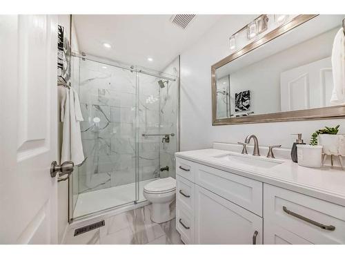 14333 Evergreen Street Sw, Calgary, AB - Indoor Photo Showing Bathroom