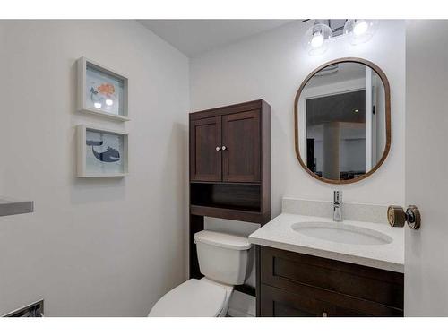 220-1304 15 Avenue Sw, Calgary, AB - Indoor Photo Showing Bathroom