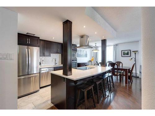 220-1304 15 Avenue Sw, Calgary, AB - Indoor Photo Showing Kitchen