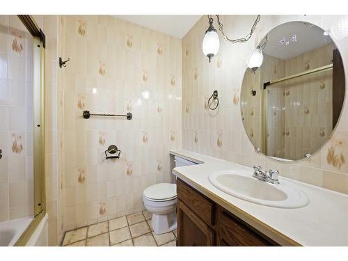 251 Maunsell Close Ne, Calgary, AB - Indoor Photo Showing Bathroom