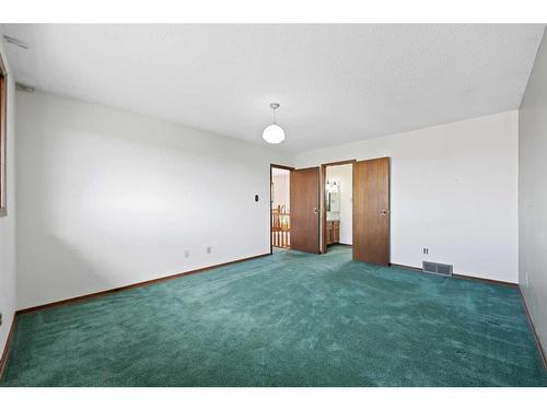 251 Maunsell Close Ne, Calgary, AB - Indoor Photo Showing Other Room