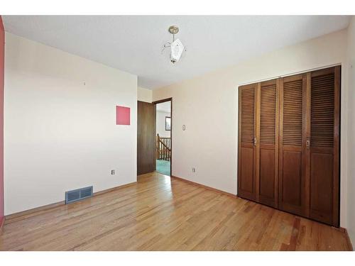 251 Maunsell Close Ne, Calgary, AB - Indoor Photo Showing Other Room