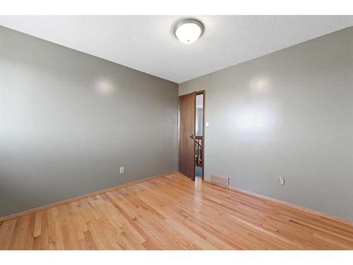 251 Maunsell Close Ne, Calgary, AB - Indoor Photo Showing Other Room