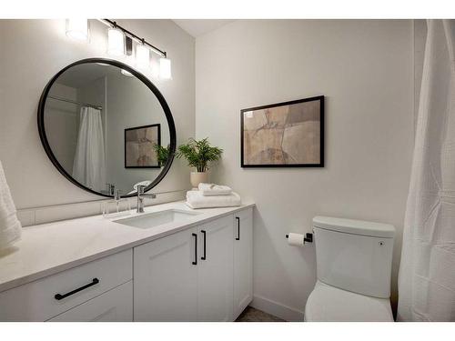 10632 Waneta Crescent Se, Calgary, AB - Indoor Photo Showing Bathroom