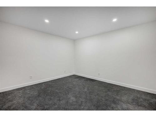 10632 Waneta Crescent Se, Calgary, AB - Indoor Photo Showing Other Room