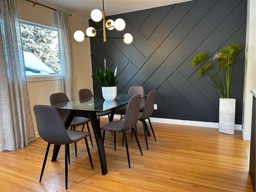 10632 Waneta Crescent Se, Calgary, AB - Indoor Photo Showing Dining Room