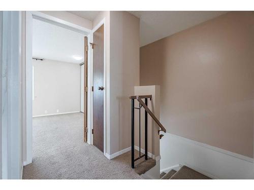 304 Queenston Heights Se, Calgary, AB - Indoor Photo Showing Other Room