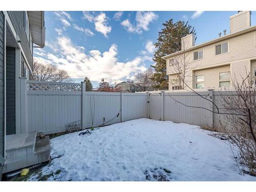 304 Queenston Heights Se, Calgary, AB - Outdoor