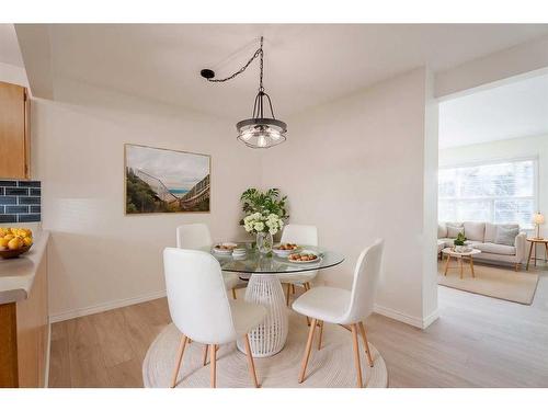 304 Queenston Heights Se, Calgary, AB - Indoor Photo Showing Dining Room