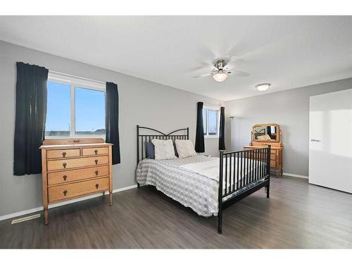 97 Covepark Close Ne, Calgary, AB - Indoor Photo Showing Bedroom