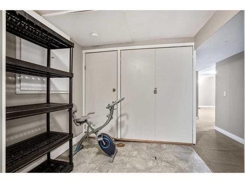 3704 39 Street Ne, Calgary, AB - Indoor Photo Showing Other Room