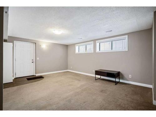 3704 39 Street Ne, Calgary, AB - Indoor