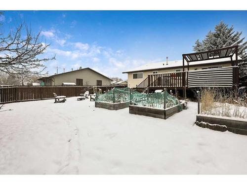 3704 39 Street Ne, Calgary, AB - Outdoor