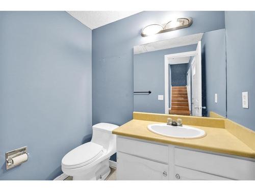 50 Pinelore Place Ne, Calgary, AB - Indoor Photo Showing Bathroom