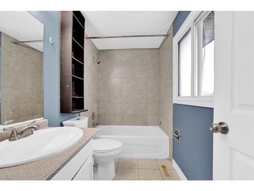 50 Pinelore Place Ne, Calgary, AB - Indoor Photo Showing Bathroom