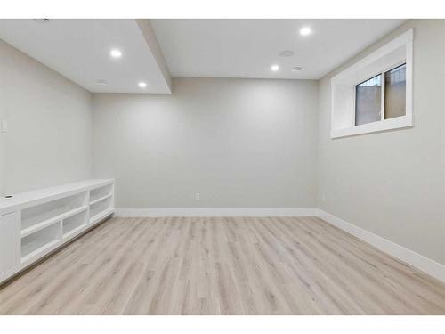 2418 35 Street Sw, Calgary, AB - Indoor Photo Showing Other Room