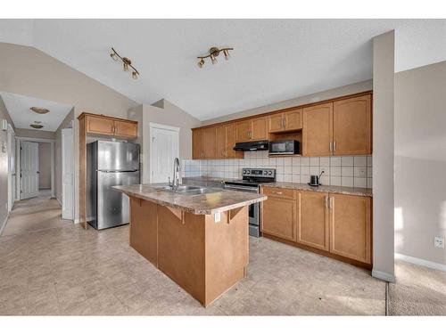 250 Martinwood Place Ne, Calgary, AB - Indoor Photo Showing Kitchen