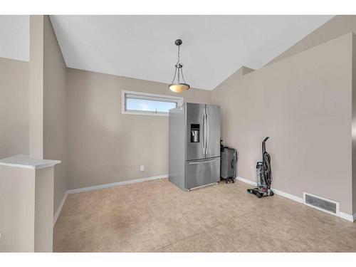 250 Martinwood Place Ne, Calgary, AB - Indoor