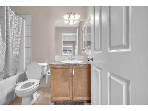 250 Martinwood Place Ne, Calgary, AB - Indoor Photo Showing Bathroom