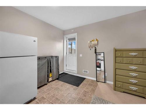 250 Martinwood Place Ne, Calgary, AB - Indoor