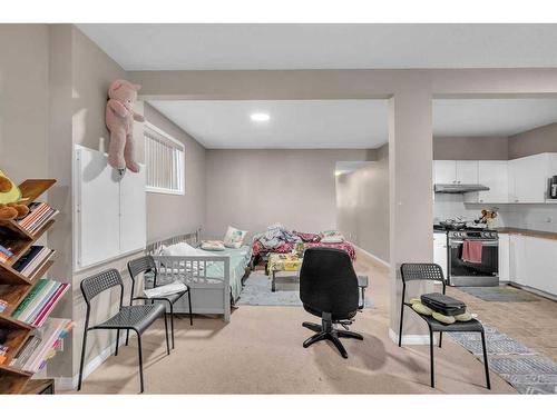 250 Martinwood Place Ne, Calgary, AB - Indoor